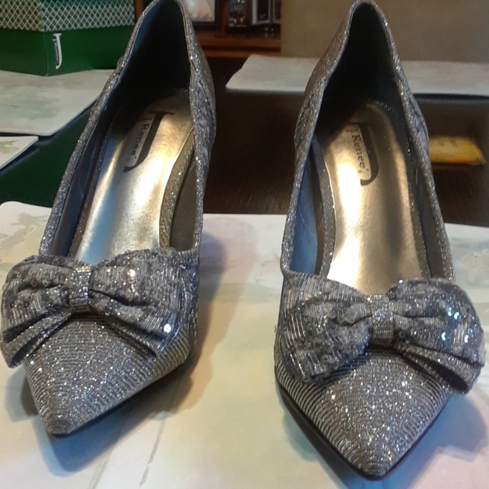 Ladies Beautiful  J. Renee Shoes